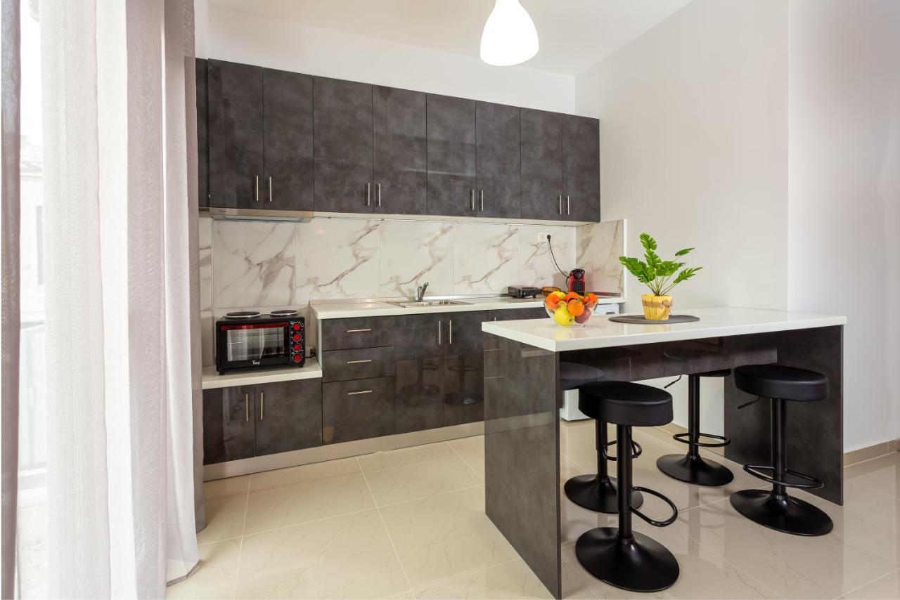 Classic Apartment Thessaloniki Buitenkant foto